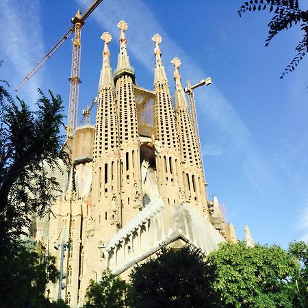 Apartment Bright Sagrada Familia Барселона Экстерьер фото