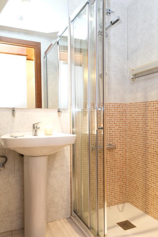 Apartment Bright Sagrada Familia Барселона Номер фото